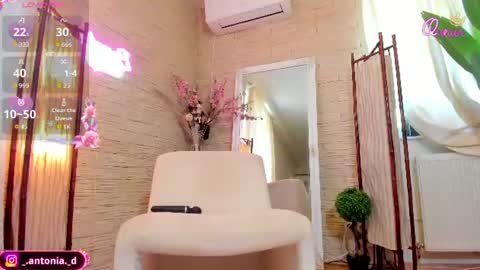 bella_posh online show from June 19, 9:15 am