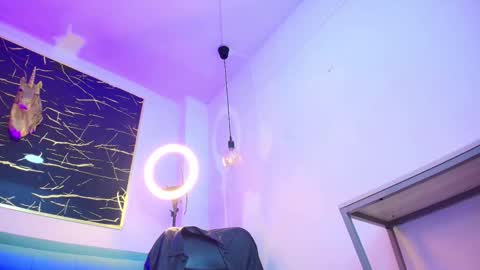     online show from December 1, 10:52 pm