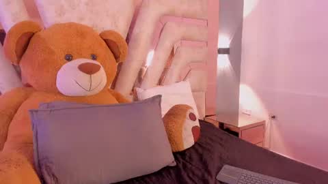 bellaboobs_ online show from July 1, 8:39 pm
