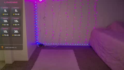 Bella Monroe online show from June 19, 4:29 am
