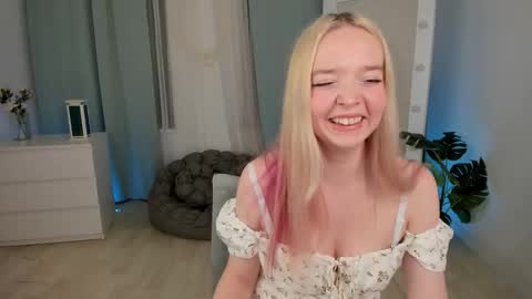 Bella online show from February 3, 4:55 pm