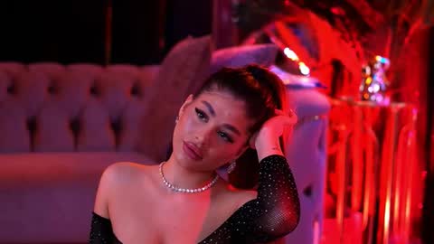 Bella online show from February 15, 6:39 pm