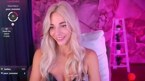 Bella online show from November 18, 9:18 pm