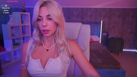 Bella online show from June 7, 8:03 pm