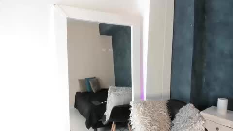 bellarooux online show from January 15, 3:54 pm