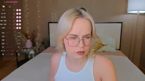 Bella online show from February 2, 1:03 am