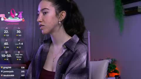 Bella online show from October 25, 6:30 pm