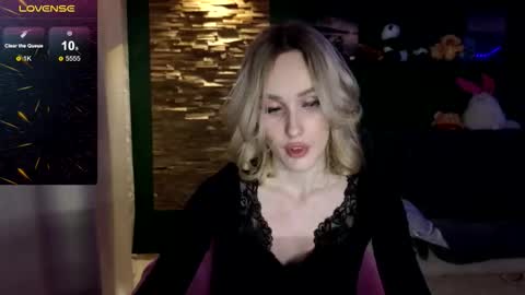 Belle online show from February 14, 1:25 pm