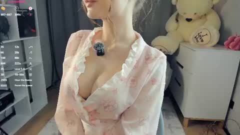 Bella online show from July 5, 6:04 pm