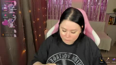 LinaBoo online show from May 2, 11:49 am