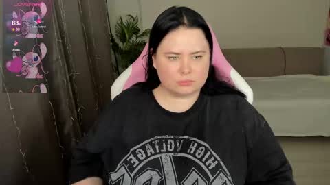 LinaBoo online show from December 4, 7:19 am