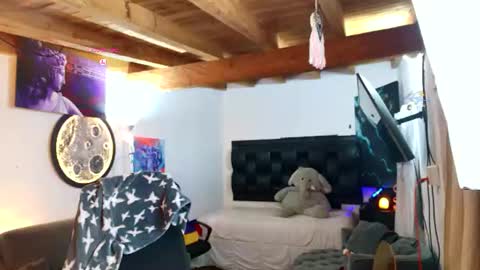 benjamincooperk online show from July 18, 4:14 am