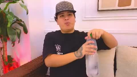 bennett_alejoo online show from July 6, 8:00 pm