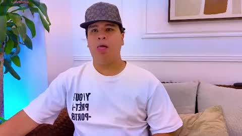 bennett_alejoo online show from July 24, 7:22 pm