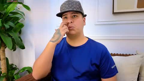 bennett_alejoo online show from May 1, 9:31 pm