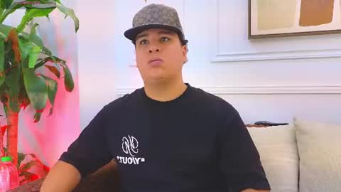 bennett_alejoo online show from June 22, 6:37 pm
