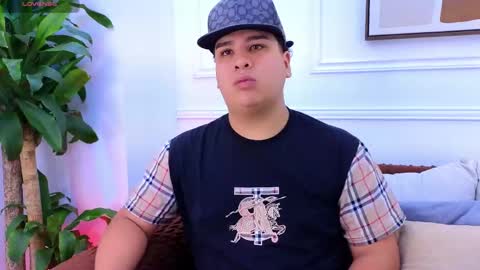 bennett_alejoo online show from April 30, 6:57 pm