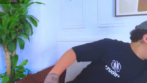 bennett_alejoo online show from July 15, 6:45 pm