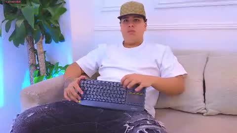 bennett_alejoo online show from July 9, 6:56 pm