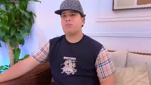 bennett_alejoo online show from July 22, 7:27 pm