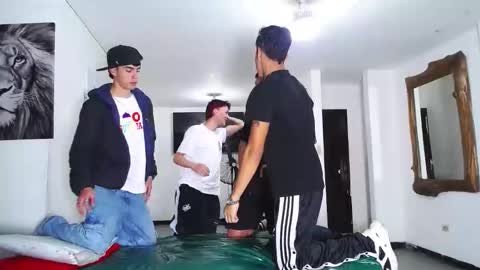 benz boys online show from September 25, 12:23 pm