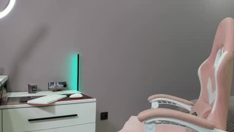 BeriesNiks online show from February 24, 2:58 pm