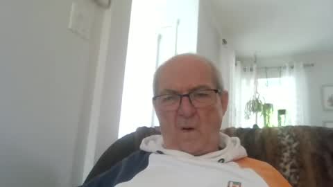 bernard1102 online show from June 27, 12:55 pm