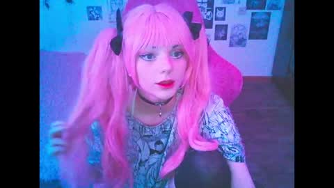 BerrieKitten online show from May 17, 1:59 am