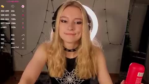 Hi Im NikaComing back online on Monday 3 online show from June 22, 11:39 am