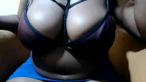 berrycany online show from July 3, 6:07 am
