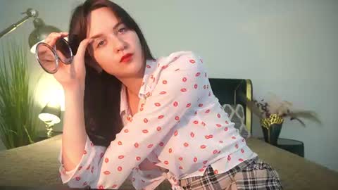 Violette online show from July 5, 4:19 am