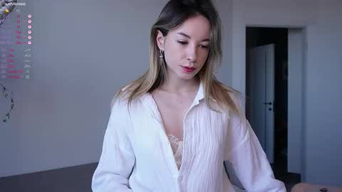 Emely online show from March 19, 8:09 am