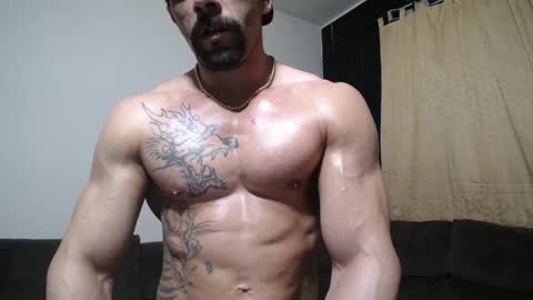 Snapshot of bestmuscle chatting on October 4, 4:10 am bestmuscle online show from October 4, 4:10 am