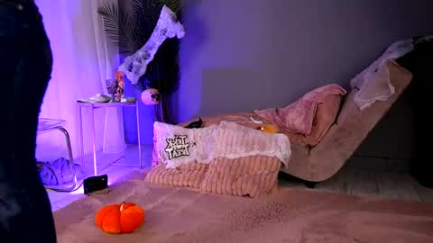 Betty online show from October 28, 4:02 am