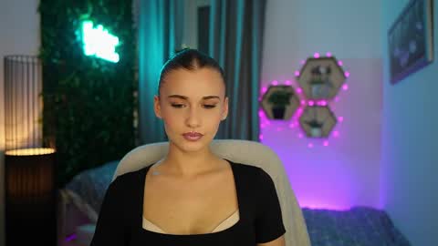 Betty Grey online show from September 21, 7:07 pm