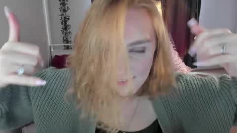 Snapshot of betty_witchy chatting on September 11, 2:35 am Dory make me happier online show from September 11, 2:35 am