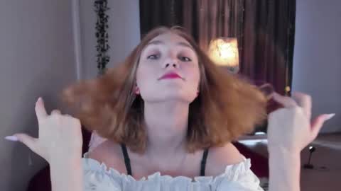 Snapshot of betty_witchy chatting on September 10, 2:23 am Dory make me happier online show from September 10, 2:23 am