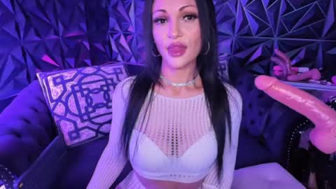 NatashaxoBangs online show from June 21, 12:50 am