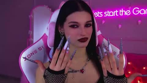 Beverly online show from December 3, 6:41 pm