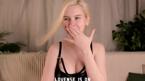 Eliz online show from November 7, 1:41 am