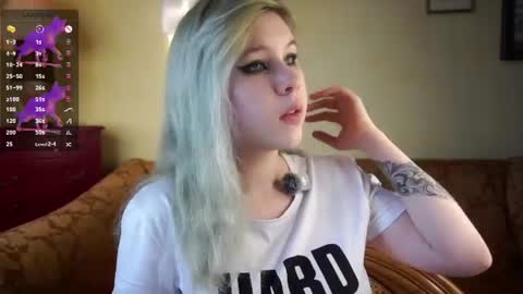 Eliz online show from August 2, 1:40 am