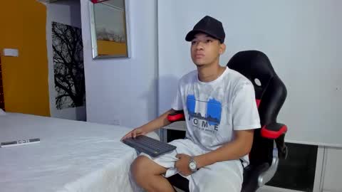 big_jhoonss_ online show from October 9, 2:50 am