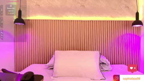 Tell me Sophia  online show from October 27, 8:09 pm