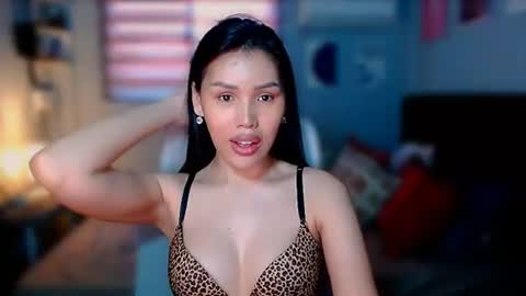 Mia online show from July 20, 4:04 am