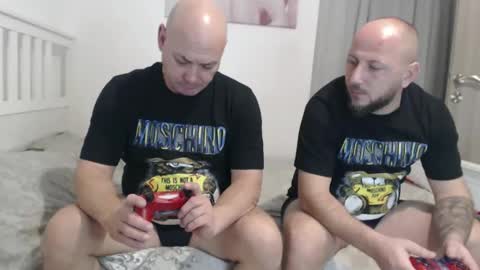 bigballs2403 online show from December 30, 6:49 pm