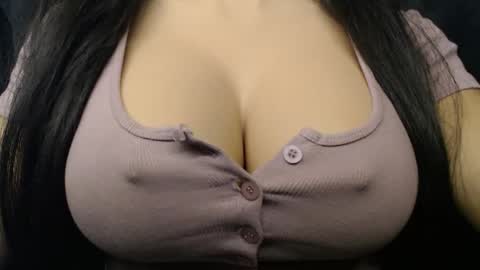Snapshot of bigboobs_ivy chatting on September 27, 6:05 pm Ivy online show from September 27, 6:05 pm