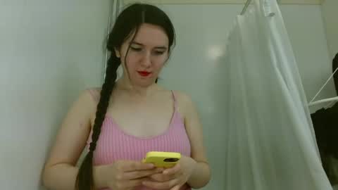 Isabella online show from April 29, 2:33 pm