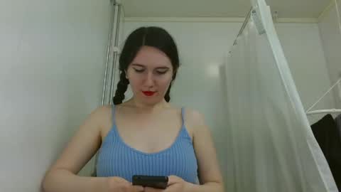 Isabella online show from April 27, 5:21 pm