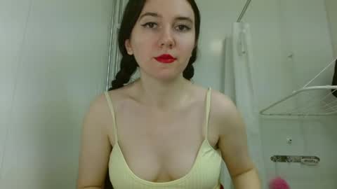 Isabella online show from May 26, 2:56 pm