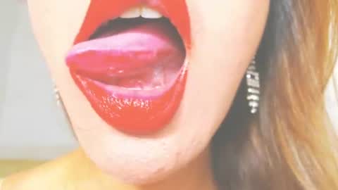 kiki online show from June 10, 11:20 am